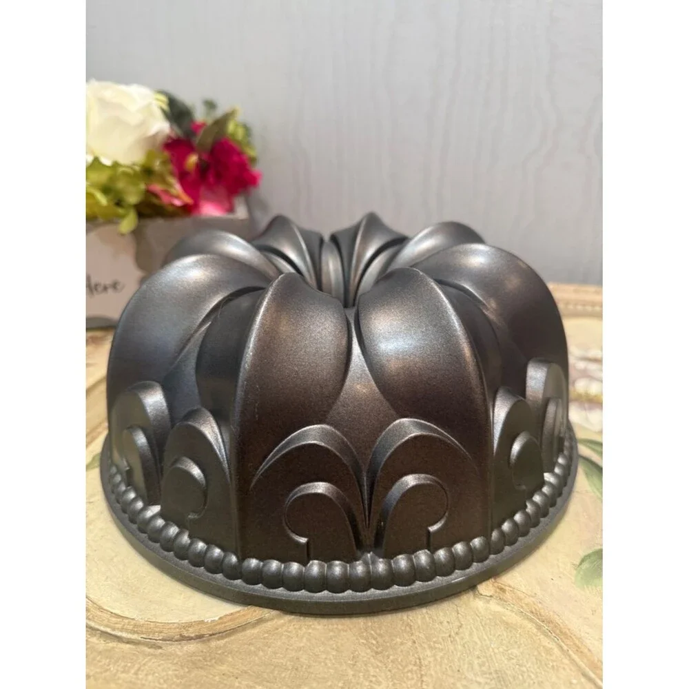 Nordic Ware Fleur De Lis  Bundt Pan